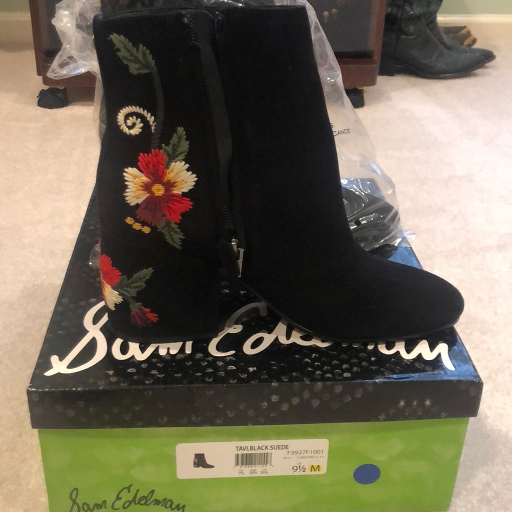 NEVER WORN STILL PACKAGED SAM EDELMAN BOOTIES‼️